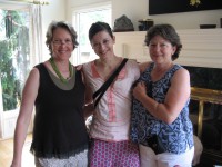 Lynn, Laura DeAngelis( Redstar's gallery manager) and Debbe Wald enjoy each other's company before dinner starts.